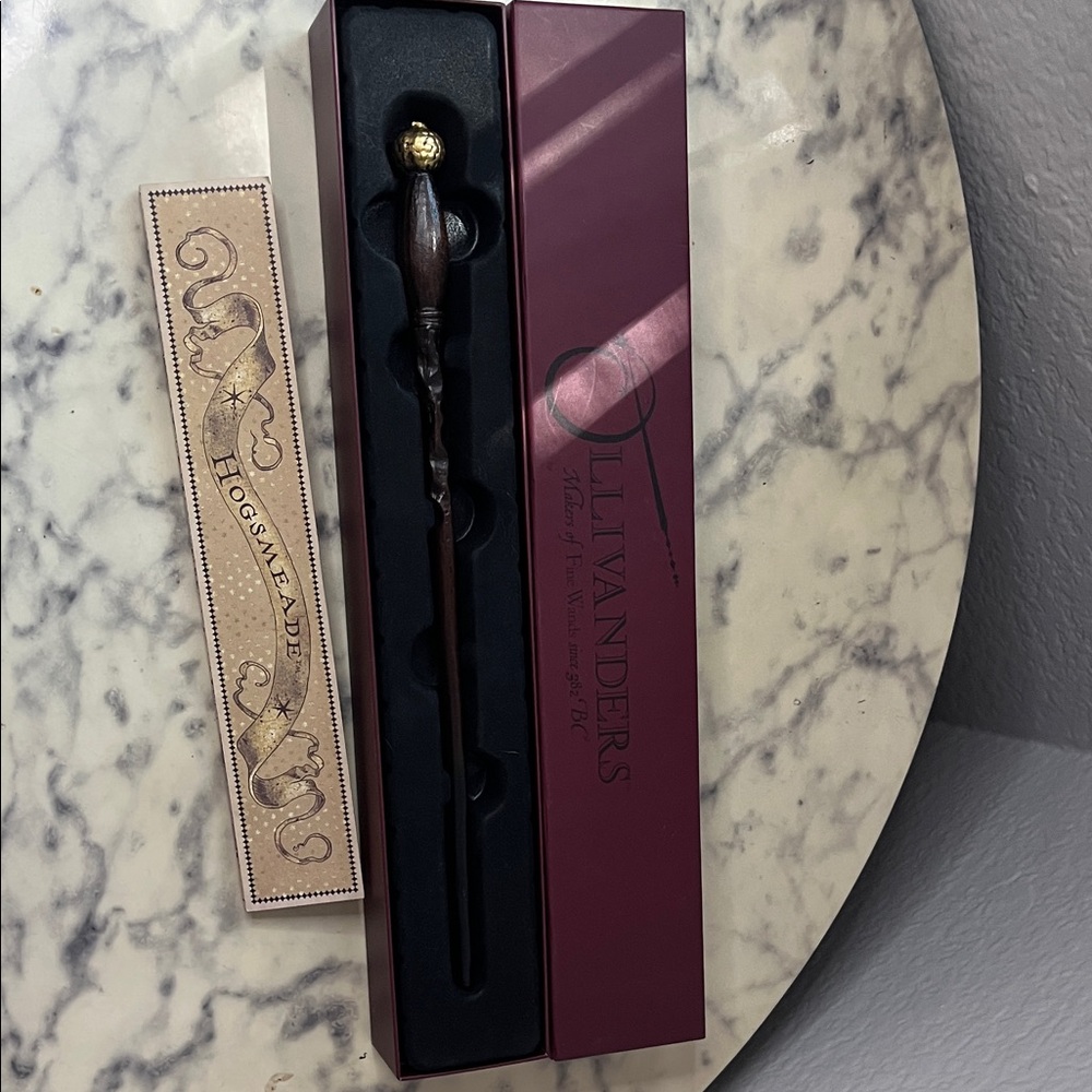Ollivanders Wand INT IVY 11